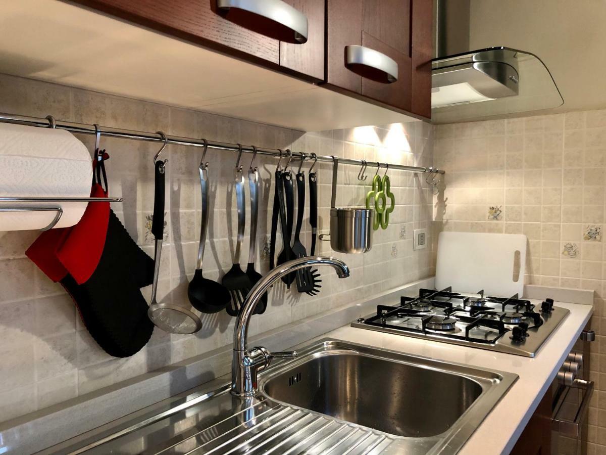 Apartamento La Via Degli Artisti Arona Exterior foto