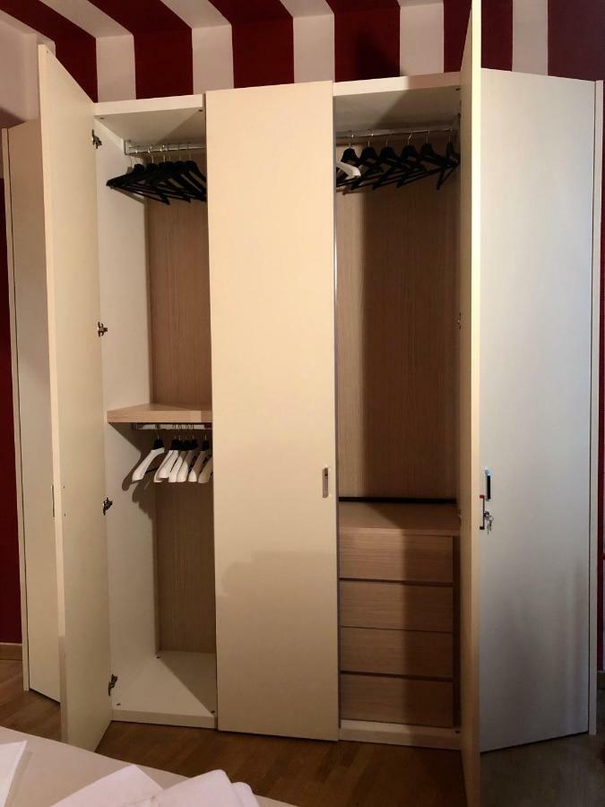 Apartamento La Via Degli Artisti Arona Exterior foto