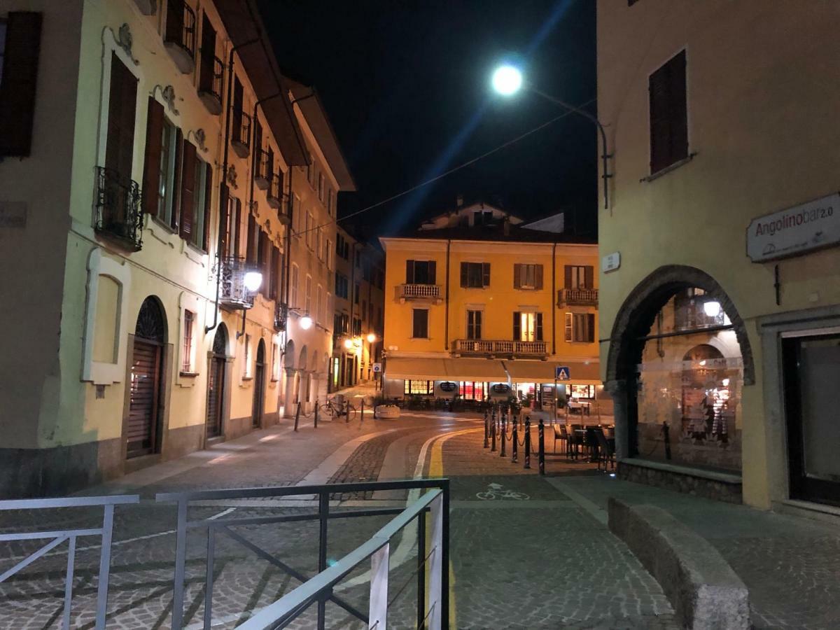 Apartamento La Via Degli Artisti Arona Exterior foto