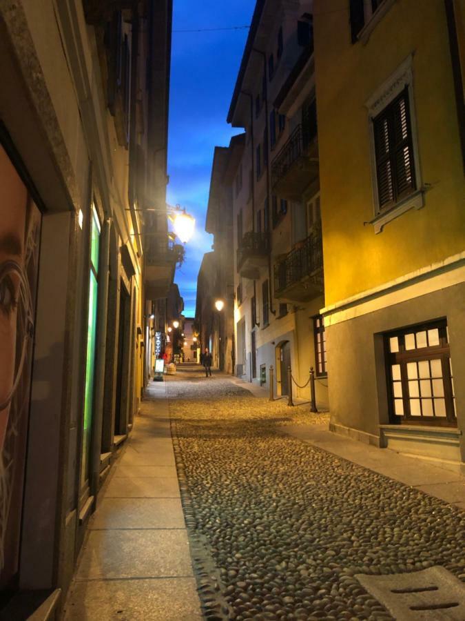 Apartamento La Via Degli Artisti Arona Exterior foto